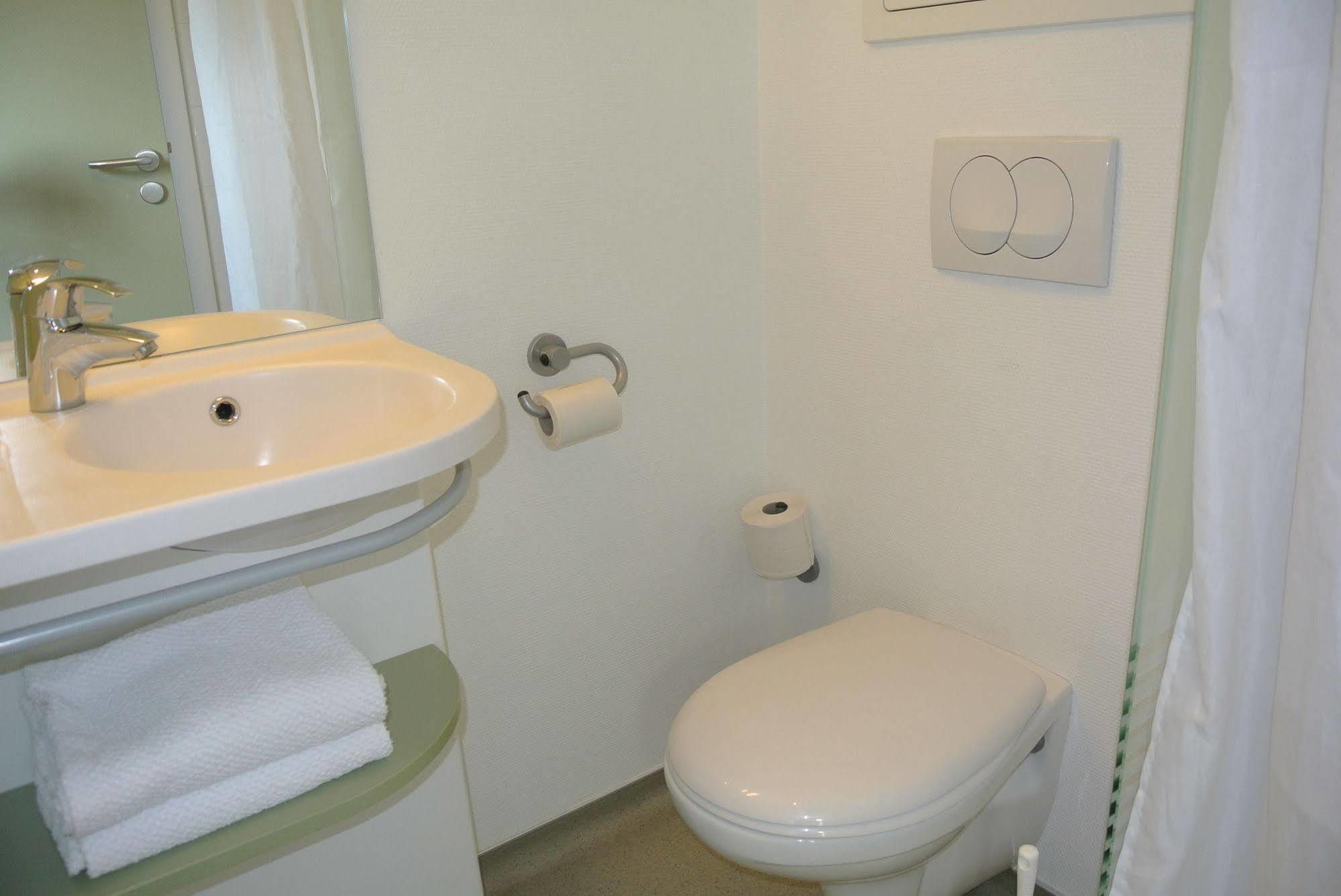 Ibis Budget Chambery Sud Challes Les Eaux Challes-les-Eaux Exterior foto
